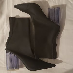 Brand new Cape Robbin booties